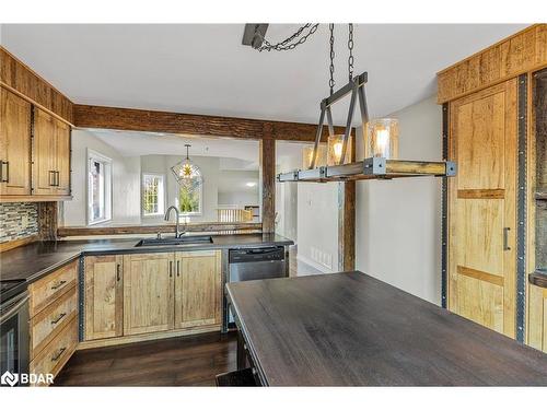 15 Fenchurch Manor, Barrie, ON - Indoor Photo Showing Kitchen With Double Sink