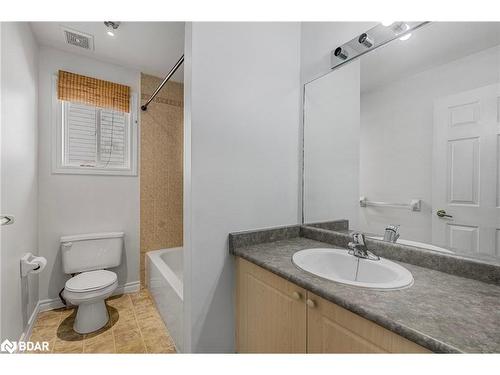 15 Fenchurch Manor, Barrie, ON - Indoor Photo Showing Bathroom