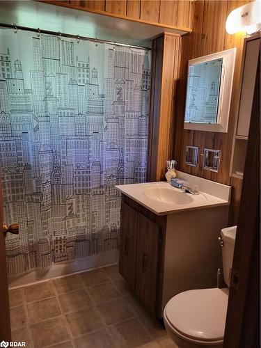 1077 Thomas Road, Gravenhurst, ON - Indoor Photo Showing Bathroom