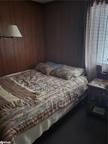 1077 Thomas Road, Gravenhurst, ON - Indoor Photo Showing Bedroom