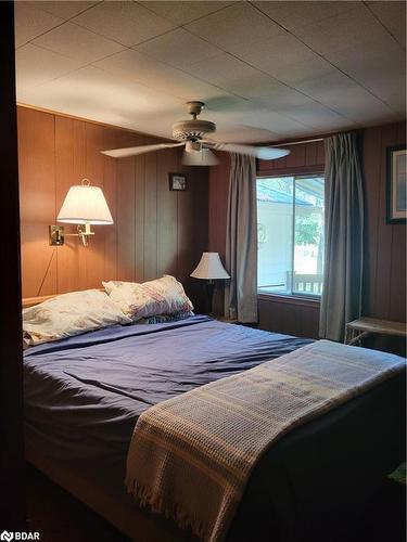 1077 Thomas Road, Gravenhurst, ON - Indoor Photo Showing Bedroom