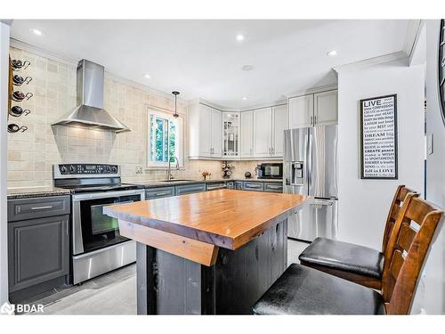 22 Patterson Place, Barrie, ON - Indoor Photo Showing Kitchen