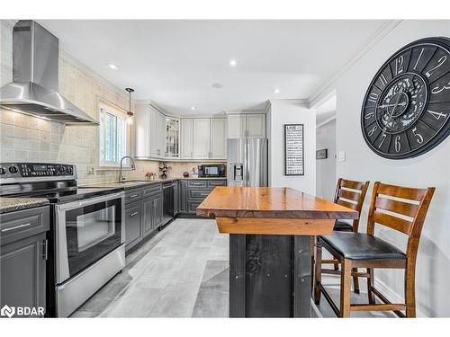 22 Patterson Place, Barrie, ON - Indoor Photo Showing Kitchen