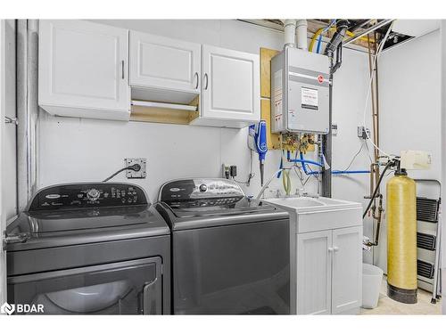 22 Patterson Place, Barrie, ON - Indoor Photo Showing Laundry Room