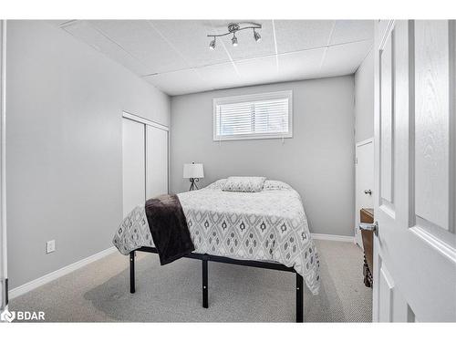 22 Patterson Place, Barrie, ON - Indoor Photo Showing Bedroom