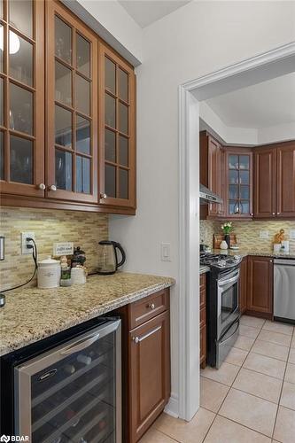 33 Royal Park Boulevard, Barrie, ON - Indoor Photo Showing Kitchen