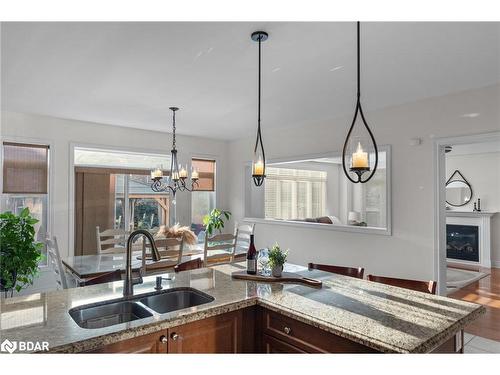 33 Royal Park Boulevard, Barrie, ON - Indoor Photo Showing Kitchen With Double Sink