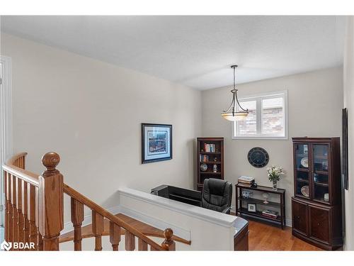 33 Royal Park Boulevard, Barrie, ON - Indoor Photo Showing Other Room