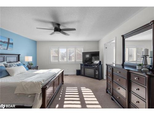 33 Royal Park Boulevard, Barrie, ON - Indoor Photo Showing Bedroom