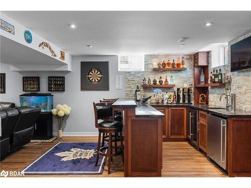 33 Royal Park Boulevard, Barrie, ON - Indoor Photo Showing Kitchen