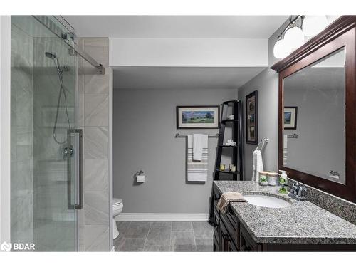 33 Royal Park Boulevard, Barrie, ON - Indoor Photo Showing Bathroom