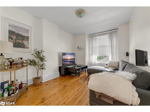 311-313 Main Street W, Hamilton, ON - Indoor Photo Showing Living Room