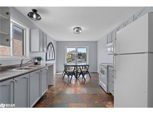 80 Ambler Bay, Barrie, ON - Indoor Photo Showing Kitchen With Double Sink