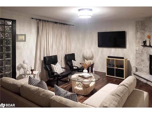 2387 Highway 11 North, Oro-Medonte, ON - Indoor Photo Showing Living Room With Fireplace