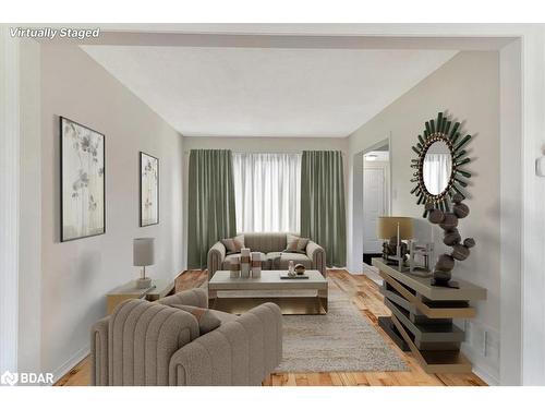 41 Macmillan Crescent, Barrie, ON - Indoor Photo Showing Living Room