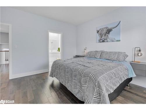 2053 Wilson Street, Innisfil, ON - Indoor Photo Showing Bedroom