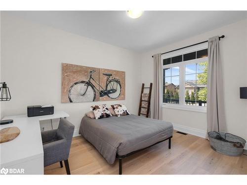 877 Pine Avenue Avenue, Innisfil, ON - Indoor Photo Showing Bedroom