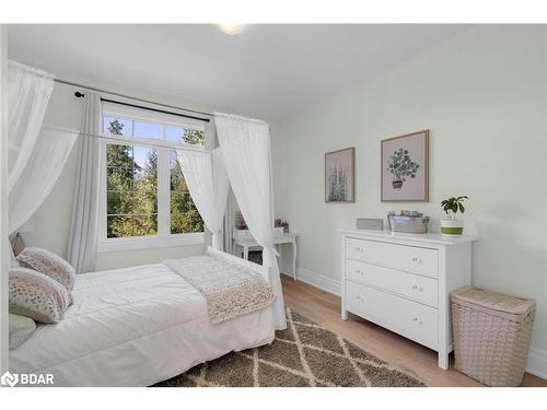 877 Pine Avenue Avenue, Innisfil, ON - Indoor Photo Showing Bedroom