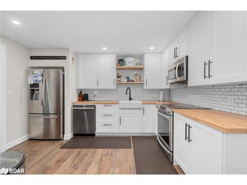 877 Pine Avenue Avenue, Innisfil, ON - Indoor Photo Showing Kitchen With Upgraded Kitchen