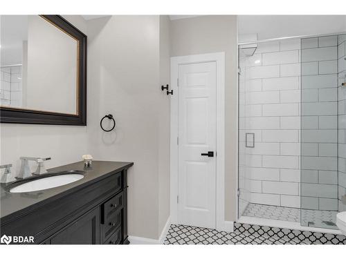 877 Pine Avenue Avenue, Innisfil, ON - Indoor Photo Showing Bathroom