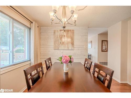 11 Nugent Court, Barrie, ON - Indoor Photo Showing Dining Room