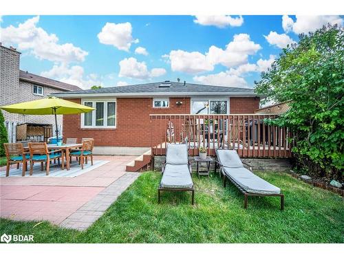 11 Nugent Court, Barrie, ON - Outdoor With Deck Patio Veranda