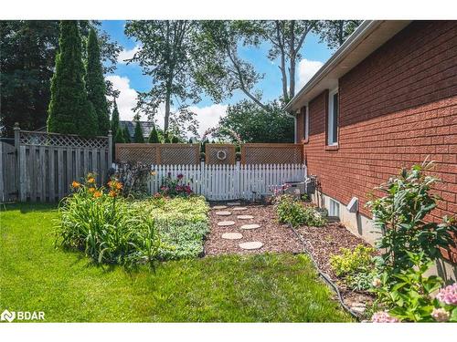 11 Nugent Court, Barrie, ON - Outdoor