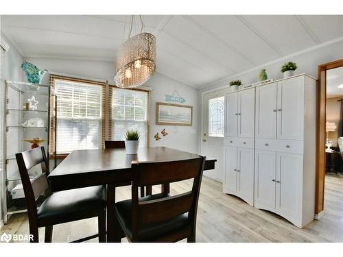 3 St. James Place, Wasaga Beach, ON - Indoor Photo Showing Dining Room