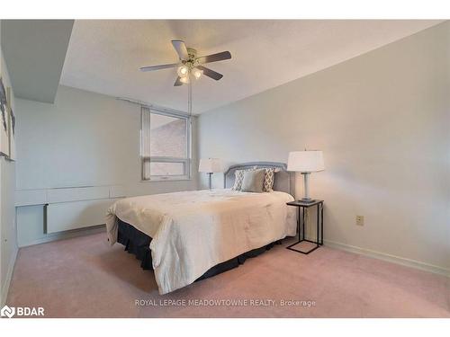 1212-121 Ling Road, Toronto, ON - Indoor Photo Showing Bedroom