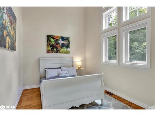 261 Fire Route 36, North Kawartha Twp, ON - Indoor Photo Showing Bedroom