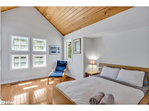 261 Fire Route 36, North Kawartha Twp, ON - Indoor Photo Showing Bedroom