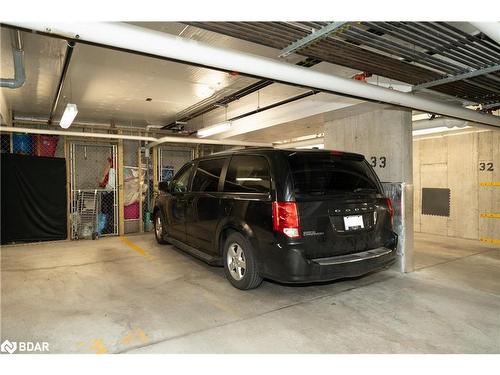 109-40 Ferndale Drive S, Barrie, ON - Indoor Photo Showing Garage