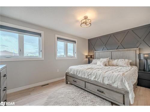 26 Monarchy Street, Barrie, ON - Indoor Photo Showing Bedroom