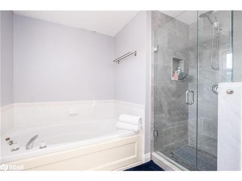 19-120 D'Ambrosio Drive, Barrie, ON - Indoor Photo Showing Bathroom