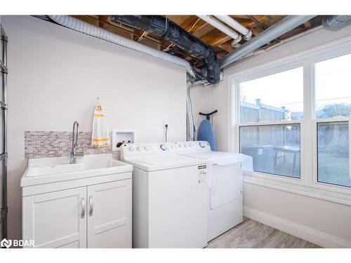 19-120 D'Ambrosio Drive, Barrie, ON - Indoor Photo Showing Laundry Room