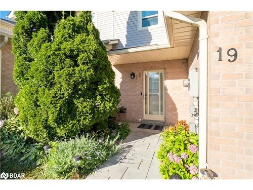 19-120 D'Ambrosio Drive, Barrie, ON - Outdoor