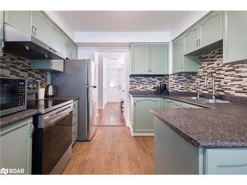 19-120 D'Ambrosio Drive, Barrie, ON - Indoor Photo Showing Kitchen With Double Sink