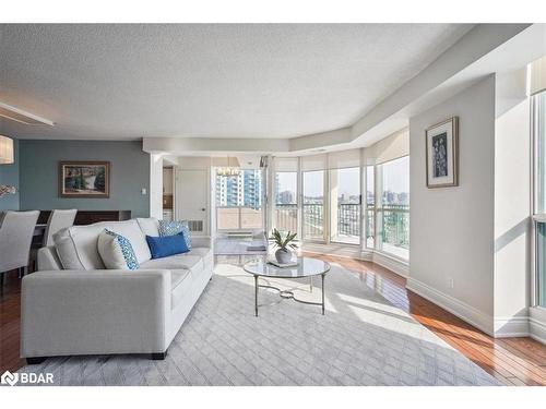 203-65 Ellen Street, Barrie, ON - Indoor Photo Showing Living Room