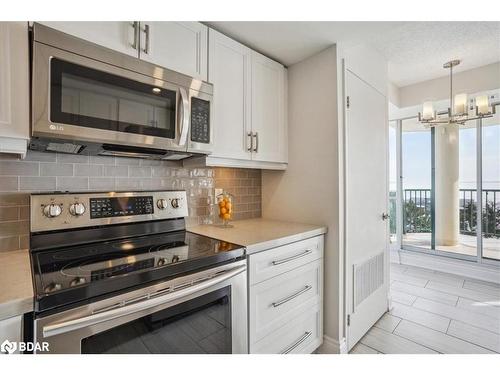 203-65 Ellen Street, Barrie, ON - Indoor Photo Showing Kitchen