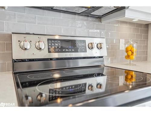 203-65 Ellen Street, Barrie, ON - Indoor Photo Showing Kitchen