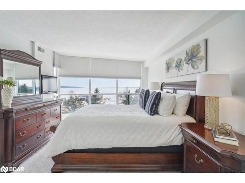 203-65 Ellen Street, Barrie, ON - Indoor Photo Showing Bedroom