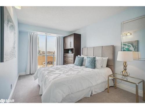 203-65 Ellen Street, Barrie, ON - Indoor Photo Showing Bedroom