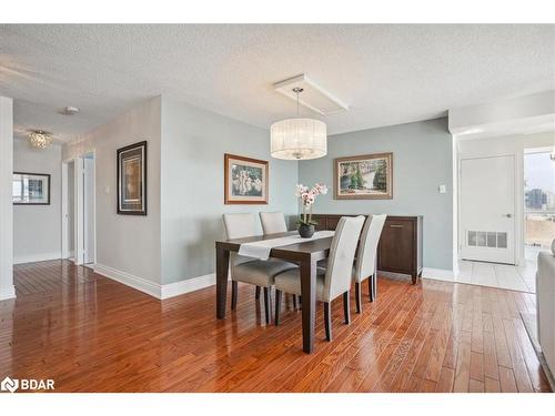 203-65 Ellen Street, Barrie, ON - Indoor Photo Showing Dining Room