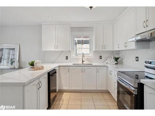 121 Riverglen Drive, Keswick, ON - Indoor Photo Showing Kitchen With Upgraded Kitchen