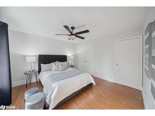 121 Riverglen Drive, Keswick, ON - Indoor Photo Showing Bedroom