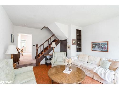 205262 Highway 26, Meaford, ON - Indoor Photo Showing Living Room