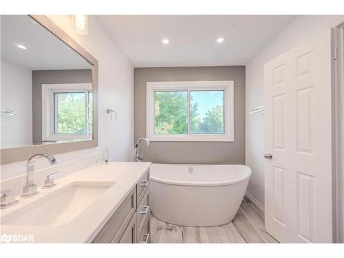 126 Madelaine Drive, Barrie, ON - Indoor Photo Showing Bathroom