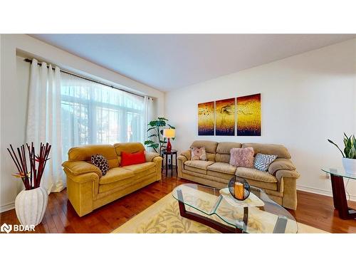 438 Biener Drive, Saugeen Shores, ON - Indoor Photo Showing Living Room