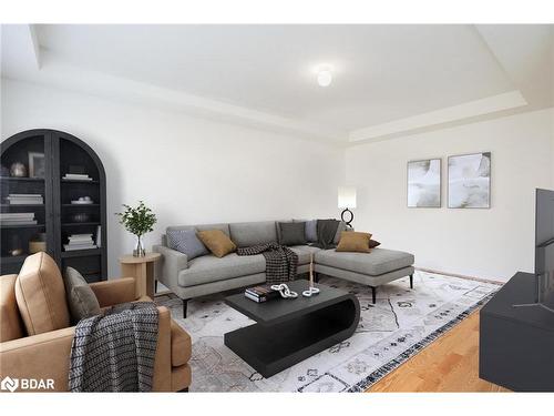 57 Alnwick Street, Barrie, ON - Indoor Photo Showing Living Room