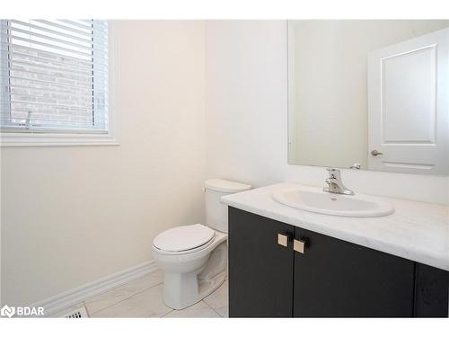 57 Alnwick Street, Barrie, ON - Indoor Photo Showing Bathroom